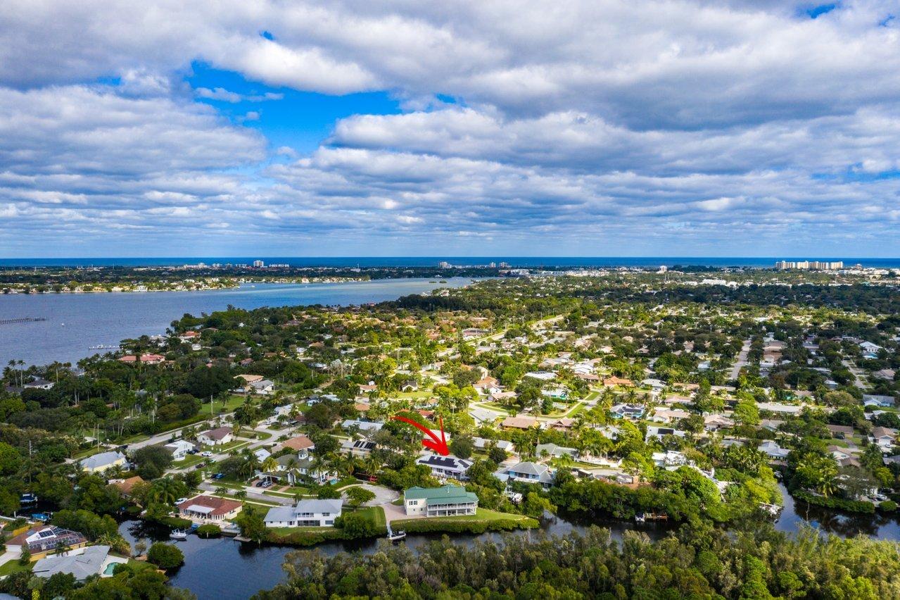 706 Warren Drive Jupiter, FL 33458 - Photo 35 of 36 039-706WarrenDrive-Jupiter-FL-33458-SMAL