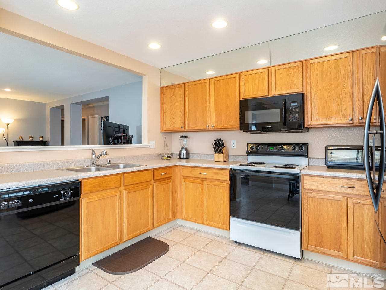 9675 Autumn Leaf Way Reno, NV 89506 - Photo 6 of 15 Photo 6