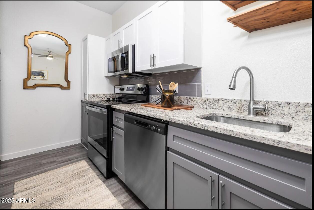 1811 East Apache Boulevard, Unit 3A Tempe, AZ 85281 - Photo 3 of 6 Kitchen