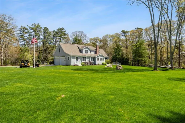 $2,200,000 | 2 Boulder Road, Cataumet, MA 02534