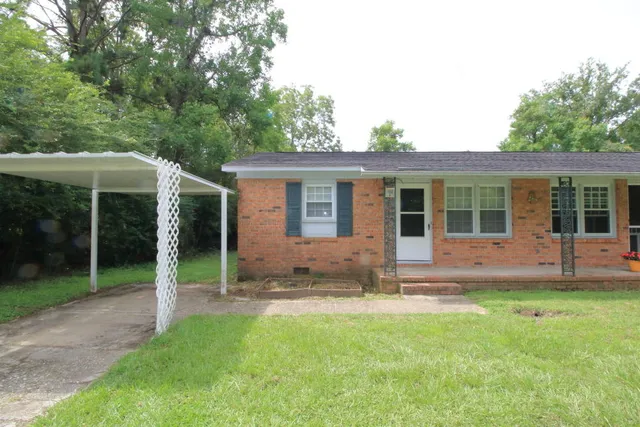 $1,295 | 109 Tupperway Drive, Unit A, Summerville, SC 29483