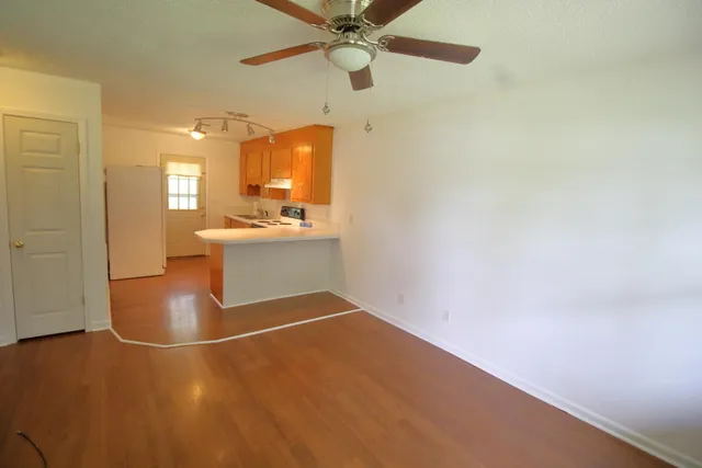 $1,295 | 109 Tupperway Drive, Unit A, Summerville, SC 29483