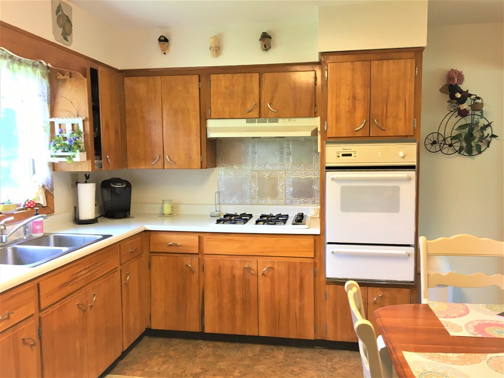 154 Toy Road Oil City, PA 16301 - Photo 3 of 38 Gallery Image 3