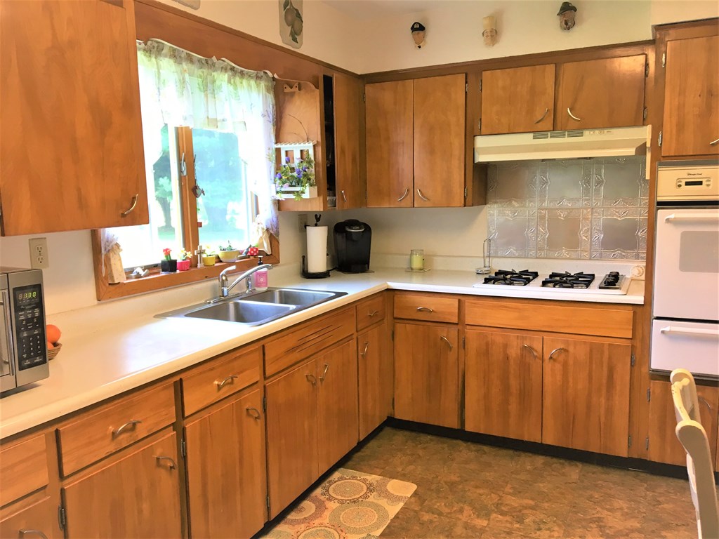 154 Toy Road Oil City, PA 16301 - Photo 6 of 38 Gallery Image 6