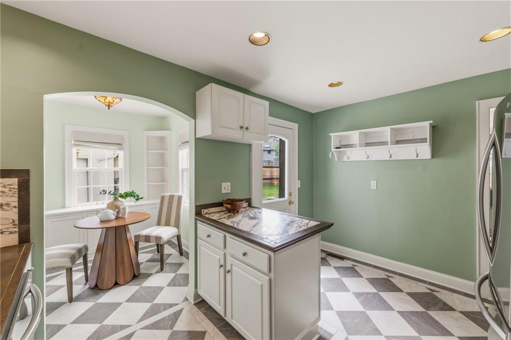 7011 Edgevale Road Kansas City, MO 64113 - Photo 16 of 42