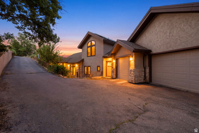 335 Bern Way Midway, UT 84049 - Photo 7 of 88 Multi-level residence featuring stucco and stone veneer exterior