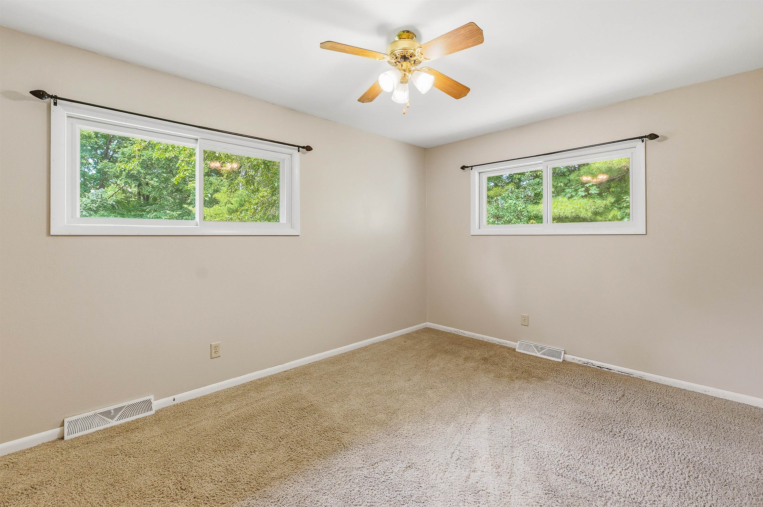W6878 Riverbend Road Fond du Lac, WI 54937 - Photo 19 of 37