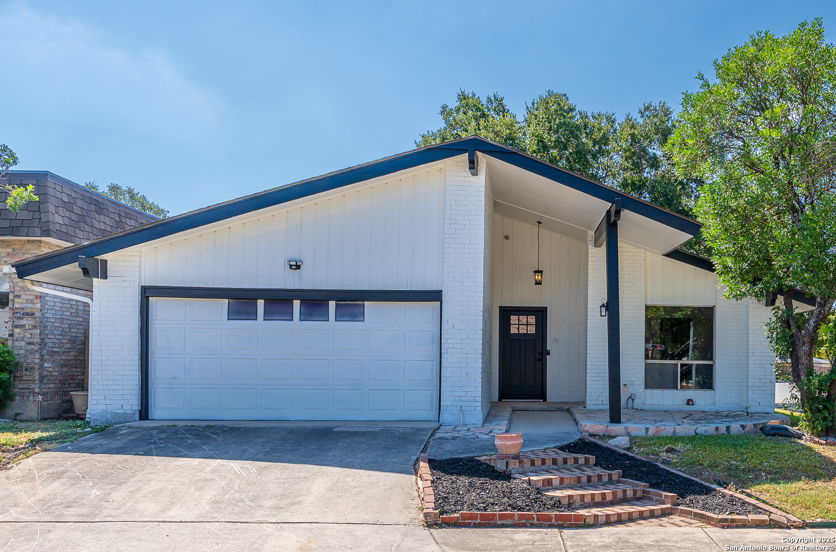 5202 Metcalf Windcrest, TX 78239 - Photo 1 of 42