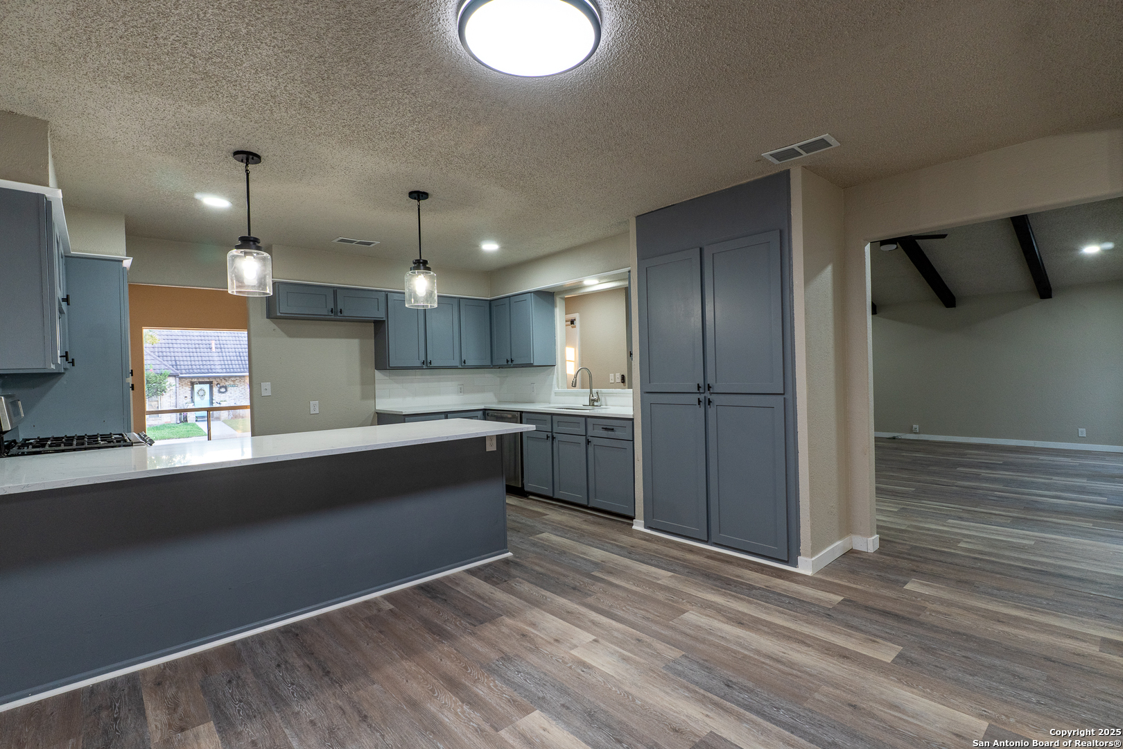 5202 Metcalf Windcrest, TX 78239 - Photo 15 of 42