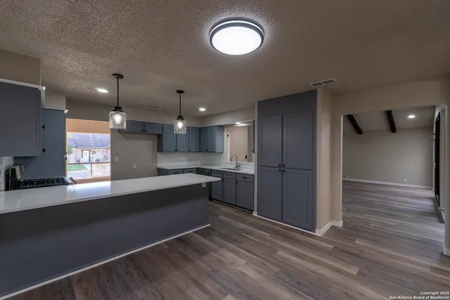 $340,000 | 5202 Metcalf, Windcrest, TX 78239