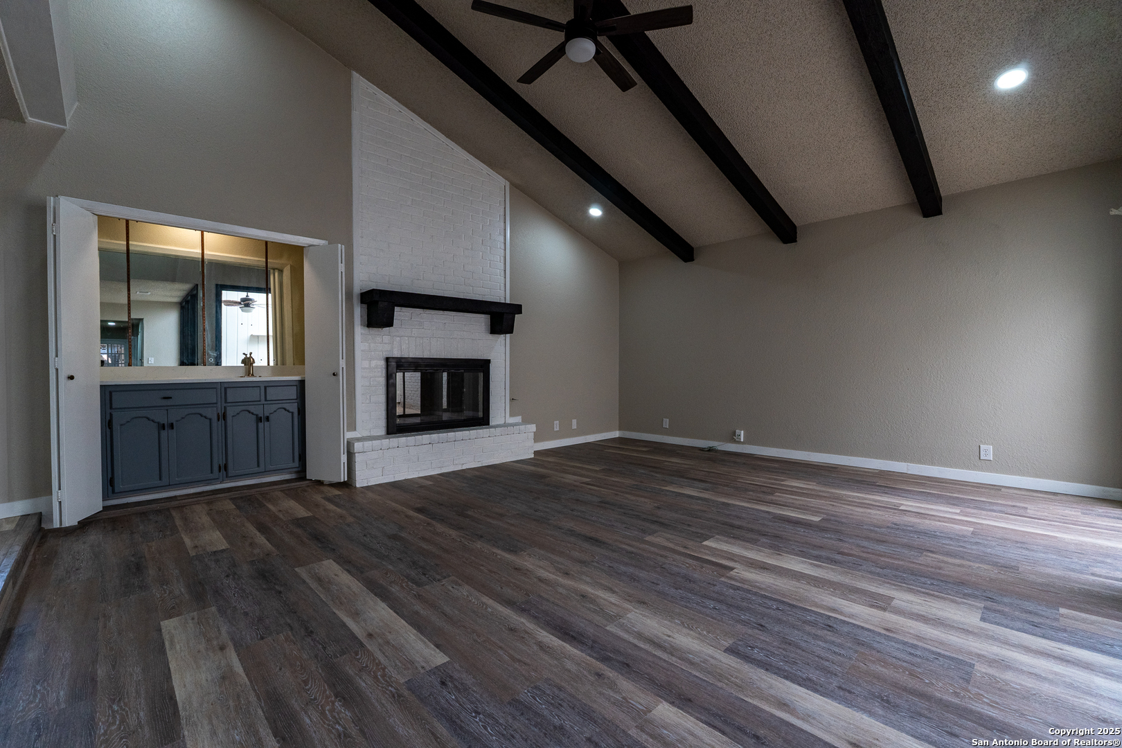 5202 Metcalf Windcrest, TX 78239 - Photo 2 of 42