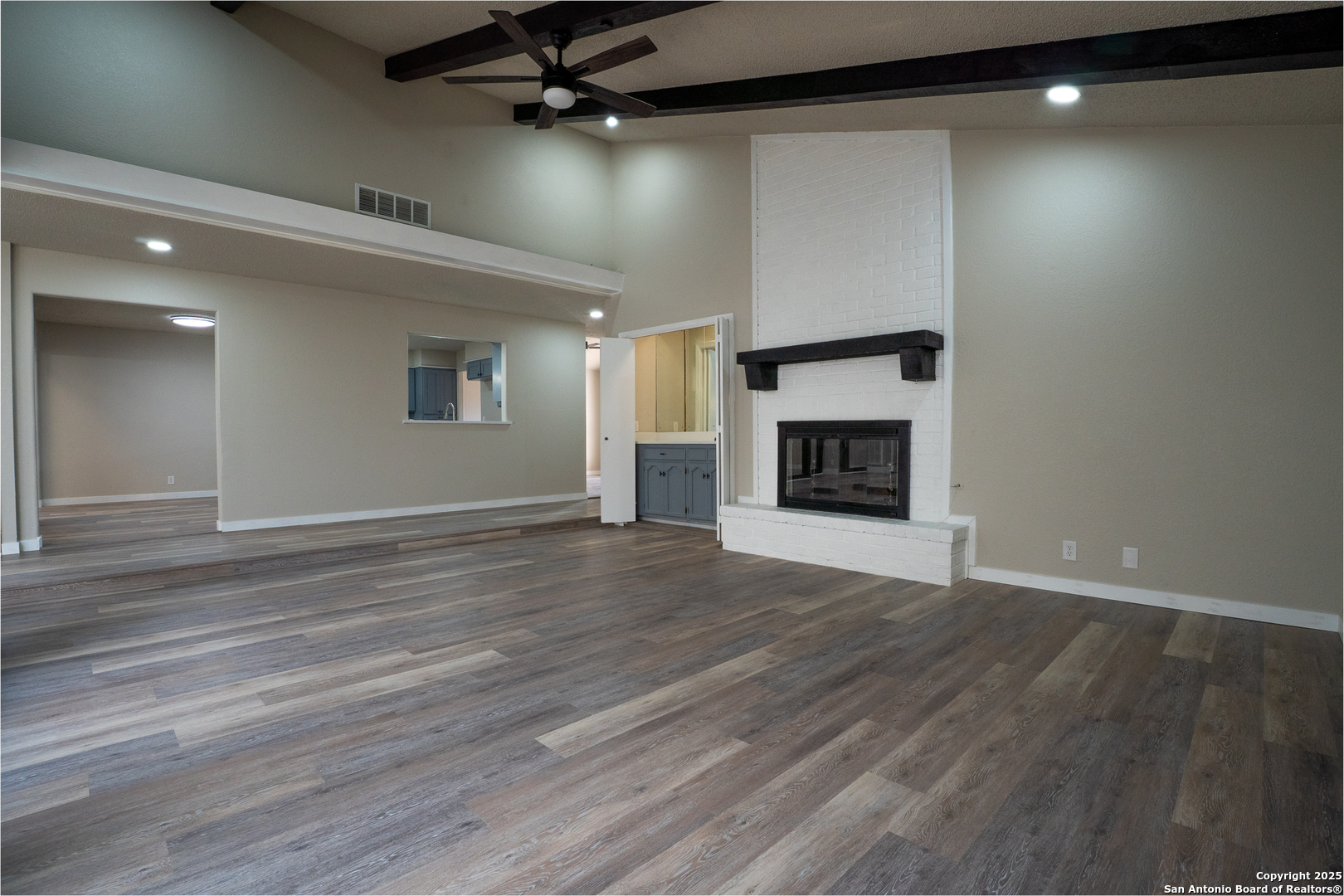 5202 Metcalf Windcrest, TX 78239 - Photo 3 of 42