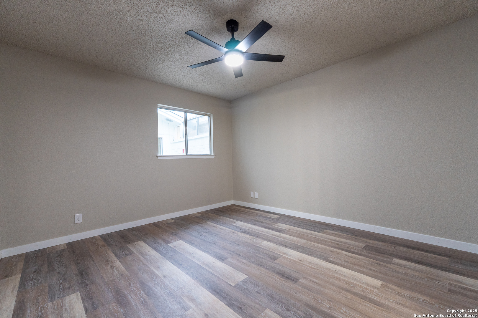 5202 Metcalf Windcrest, TX 78239 - Photo 38 of 42