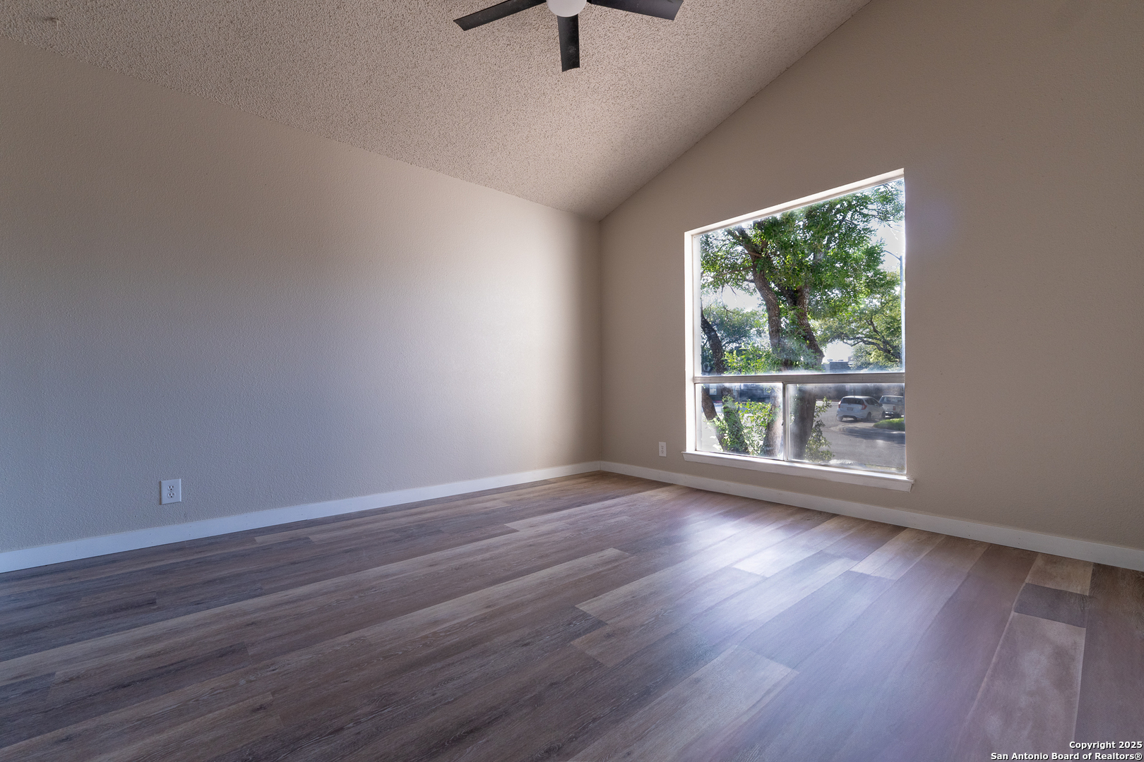 5202 Metcalf Windcrest, TX 78239 - Photo 7 of 42