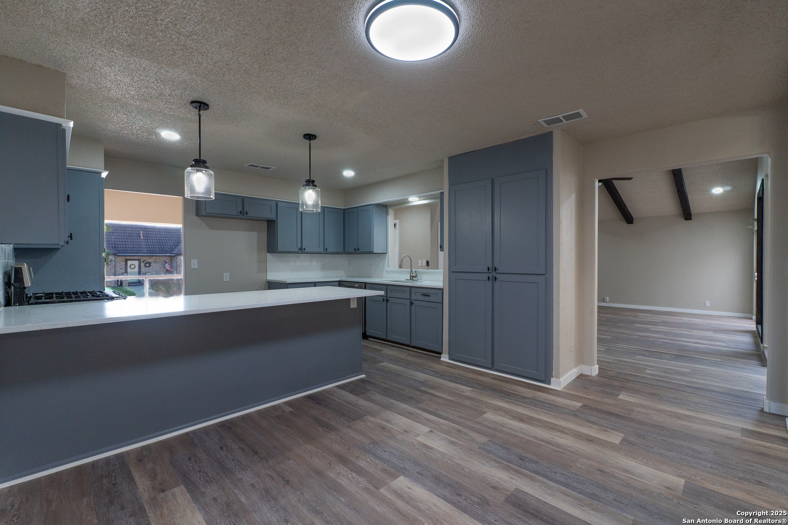 5202 Metcalf Windcrest, TX 78239 - Photo 10 of 42