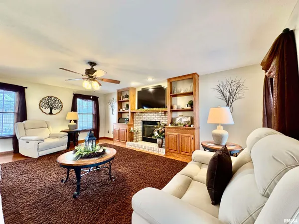 $375,000 | 4 Ventura Court, Jacksonville, IL 62650