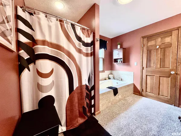 $375,000 | 4 Ventura Court, Jacksonville, IL 62650