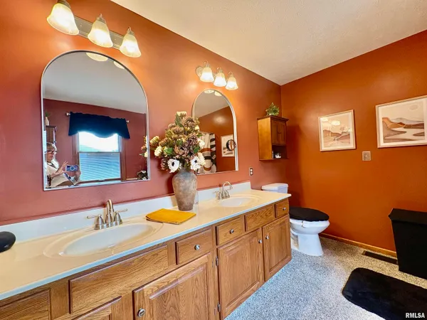 $375,000 | 4 Ventura Court, Jacksonville, IL 62650
