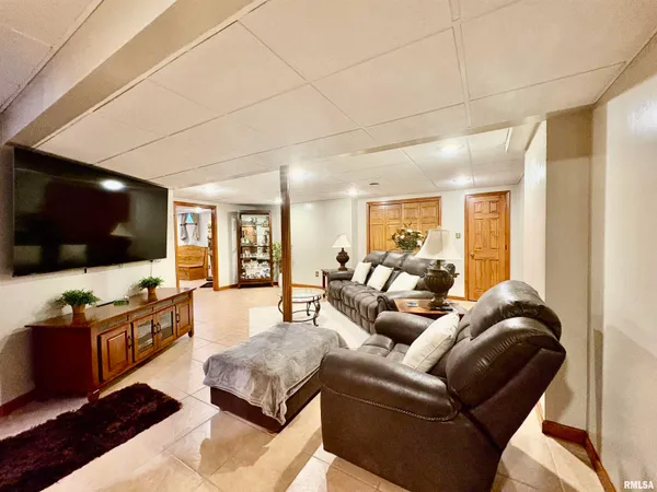 $375,000 | 4 Ventura Court, Jacksonville, IL 62650