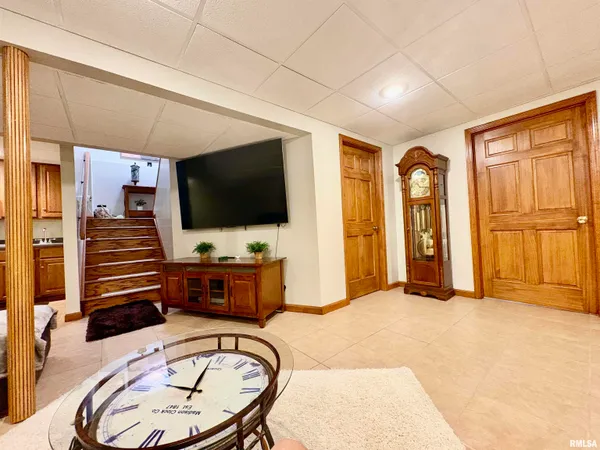 $375,000 | 4 Ventura Court, Jacksonville, IL 62650