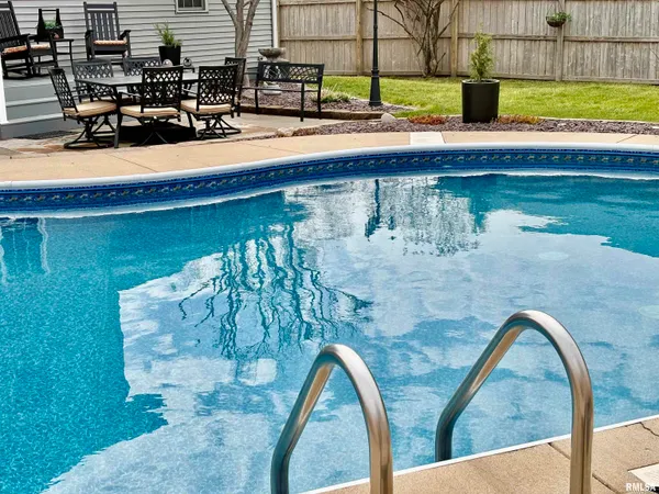 $375,000 | 4 Ventura Court, Jacksonville, IL 62650