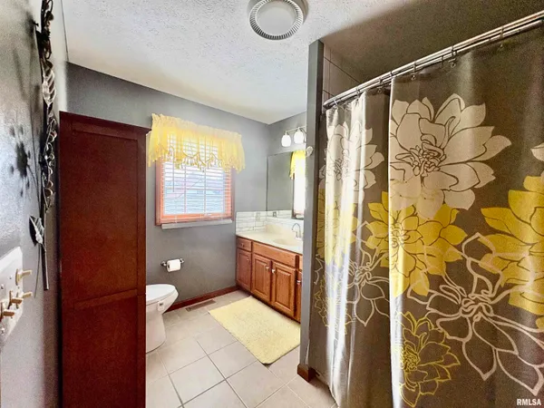 $375,000 | 4 Ventura Court, Jacksonville, IL 62650