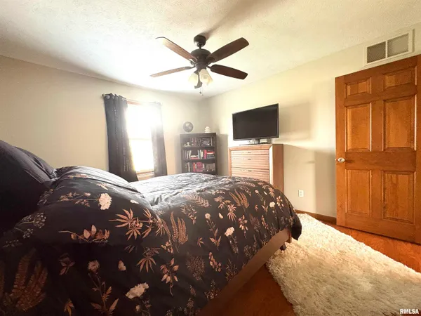 $375,000 | 4 Ventura Court, Jacksonville, IL 62650