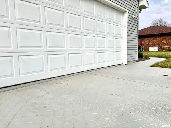 $375,000 | 4 Ventura Court, Jacksonville, IL 62650