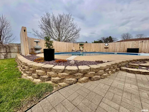 $375,000 | 4 Ventura Court, Jacksonville, IL 62650