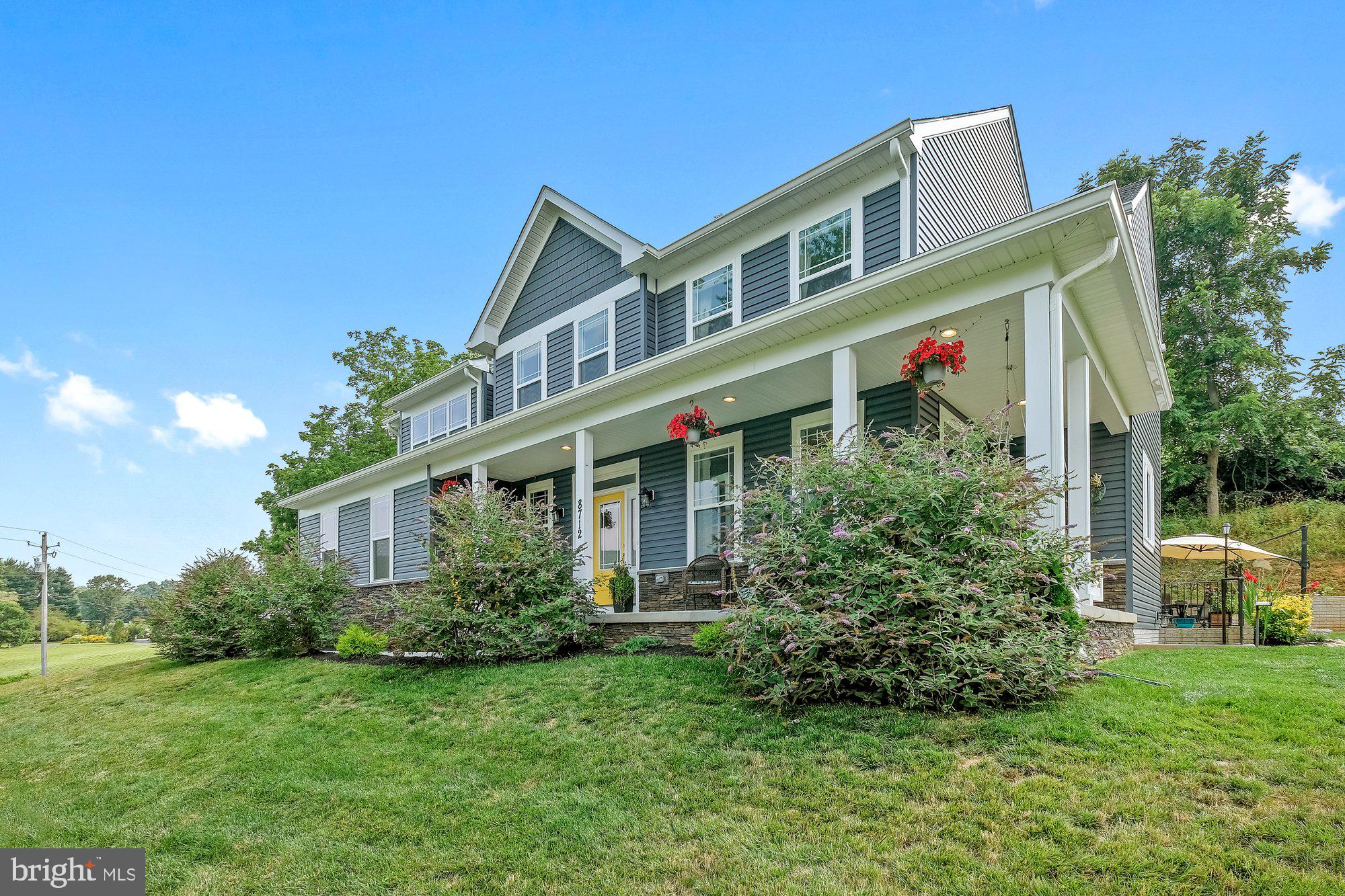 8712 Hollow Road Middletown, MD 21769 - Photo 2 of 37
