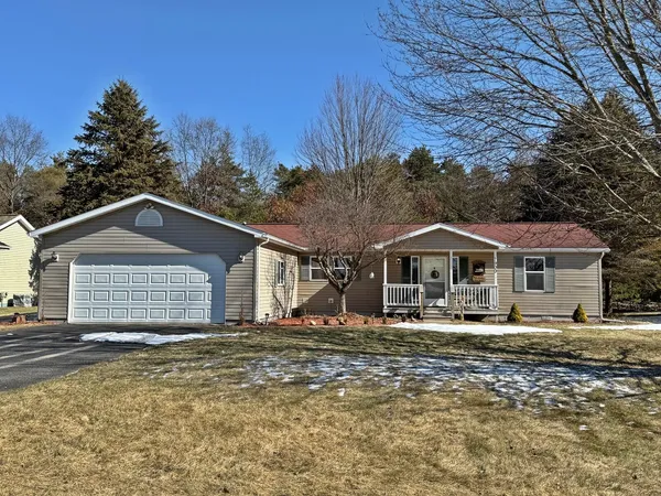 $148,900 | 7900 Sunset Shores Drive, Unit 7835, Canadian Lakes, MI 49346
