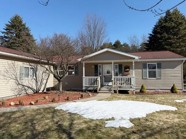 $148,900 | 7900 Sunset Shores Drive, Unit 7835, Canadian Lakes, MI 49346