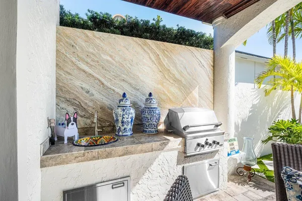a house view with a outdoor space
