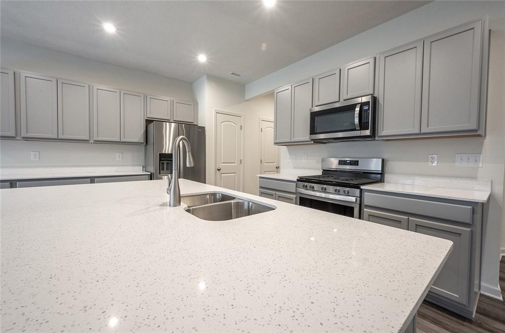 13492 Dewpoint Lane Fishers, IN 46037 - Photo 9 of 49