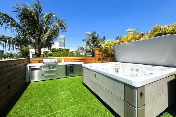$12,000 | 361 Jefferson Avenue, Miami Beach, FL 33139
