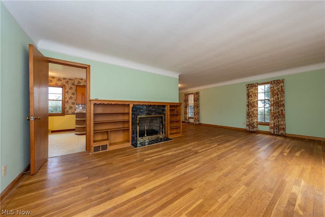 23570 Wimbledon Road Shaker Heights, OH 44122 - Photo 2 of 33 Gallery Image 2