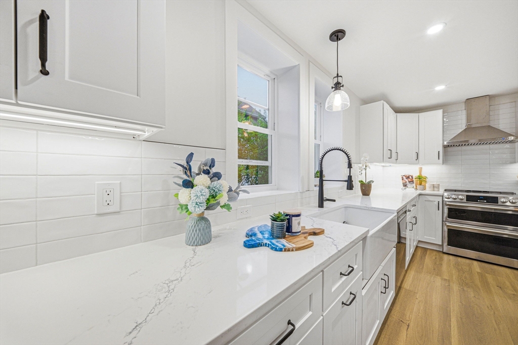 52 Rangeley Road, Unit 52 Newton, MA 02465 - Photo 13 of 41