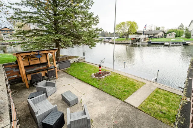 $599,000 | 6950 Shore Drive, Coloma, MI 49038