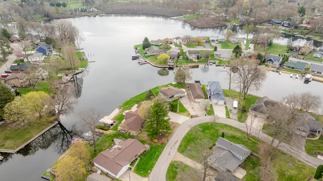 $599,000 | 6950 Shore Drive, Coloma, MI 49038