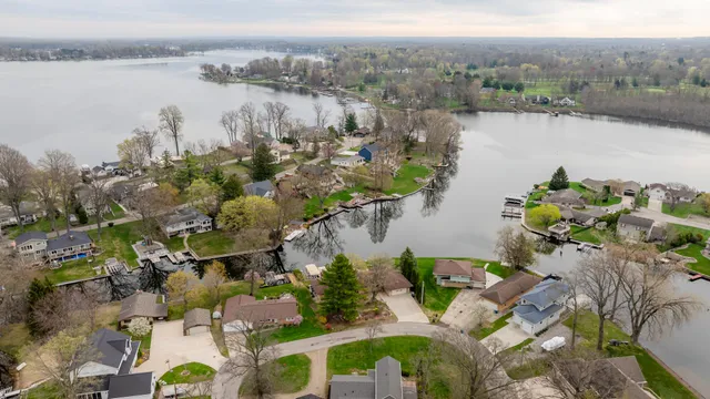 $599,000 | 6950 Shore Drive, Coloma, MI 49038