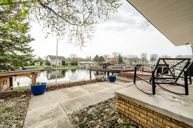 $599,000 | 6950 Shore Drive, Coloma, MI 49038