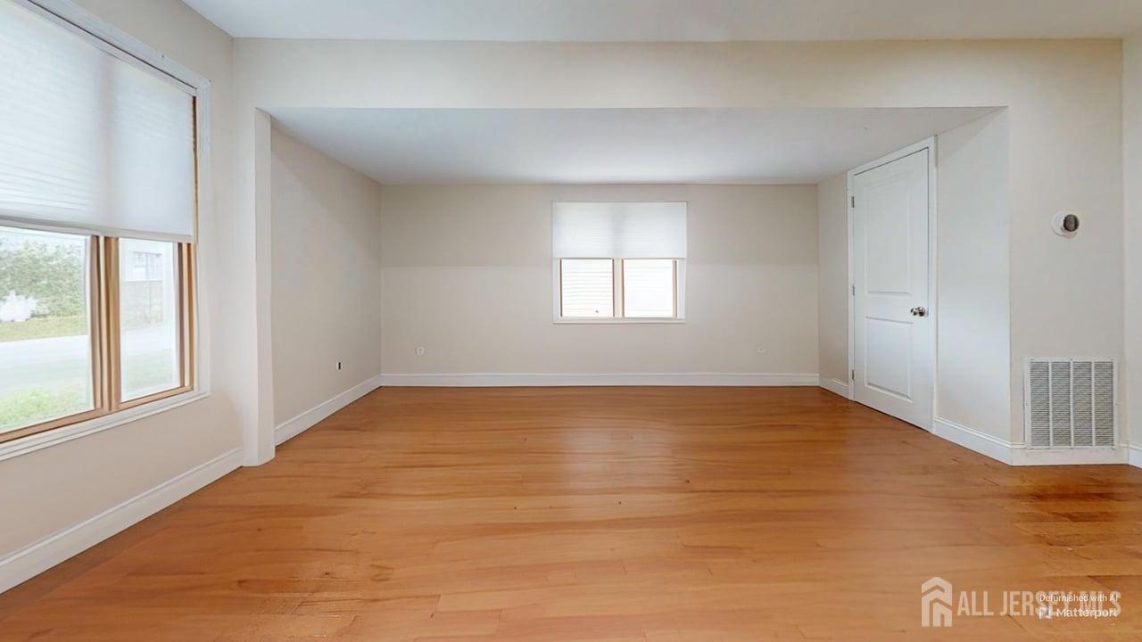 496 Calvert Road North Brunswick, NJ 08902 - Photo 34 of 39 Gallery Image 34