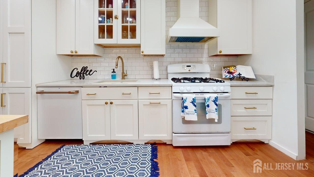 496 Calvert Road North Brunswick, NJ 08902 - Photo 8 of 39 Gallery Image 8