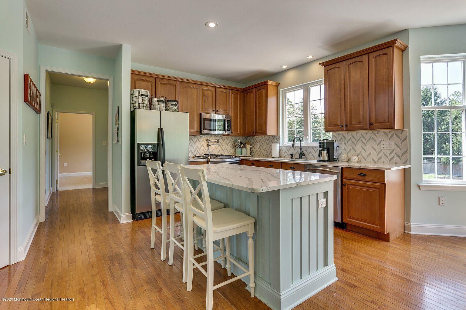 24 Rodeo Drive Jackson, NJ 08527 - Photo 11 of 46 Center Island