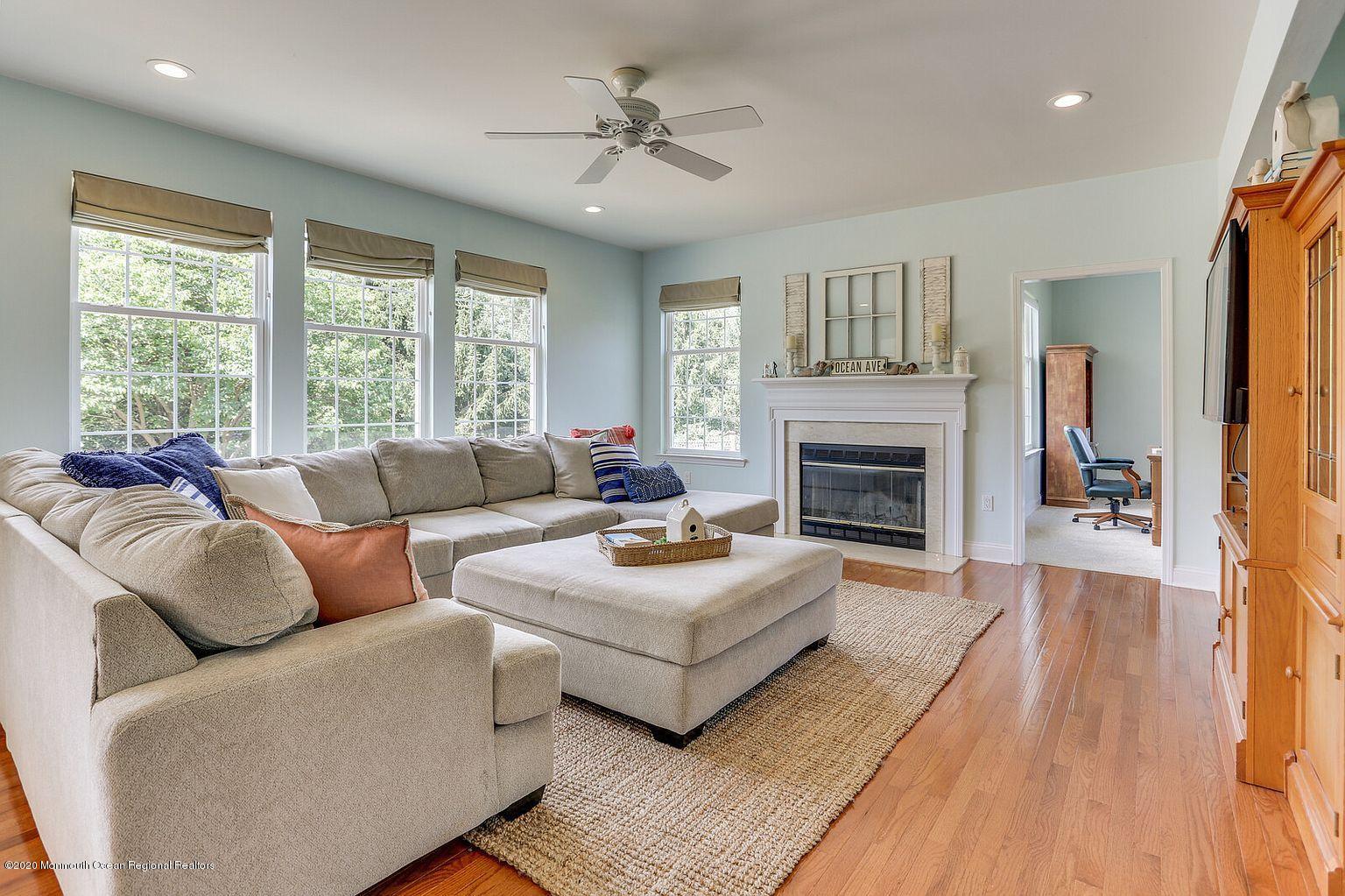 24 Rodeo Drive Jackson, NJ 08527 - Photo 17 of 46 Family Room