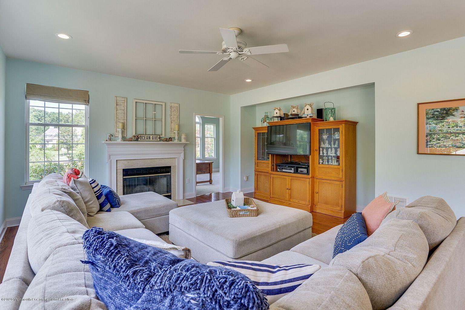 24 Rodeo Drive Jackson, NJ 08527 - Photo 18 of 46 Family Room