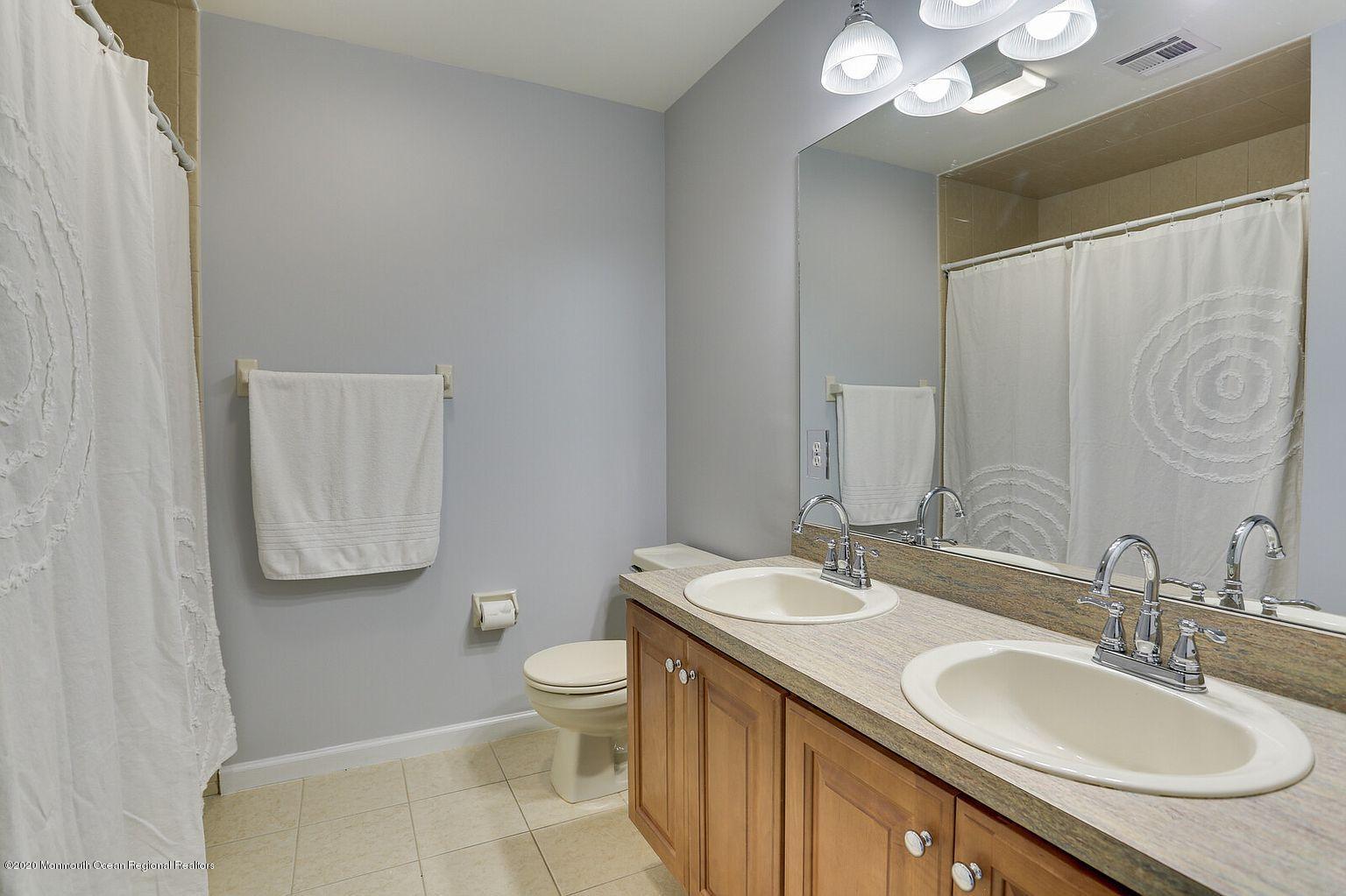 24 Rodeo Drive Jackson, NJ 08527 - Photo 33 of 46 Guest Bath