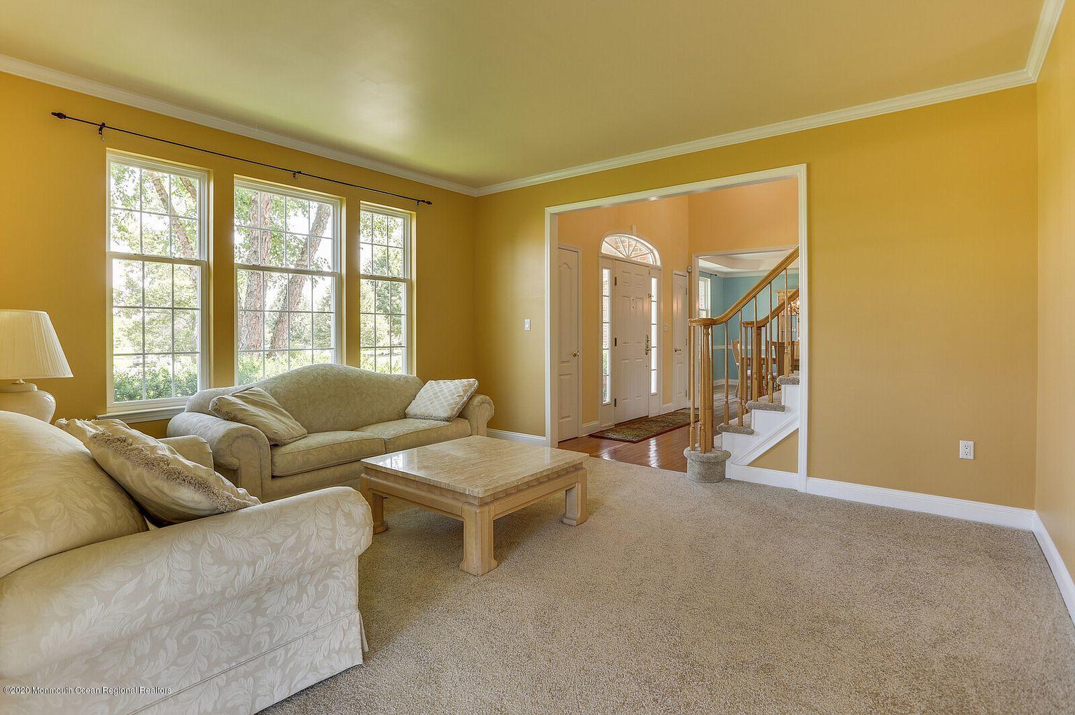 24 Rodeo Drive Jackson, NJ 08527 - Photo 6 of 46 Living Room