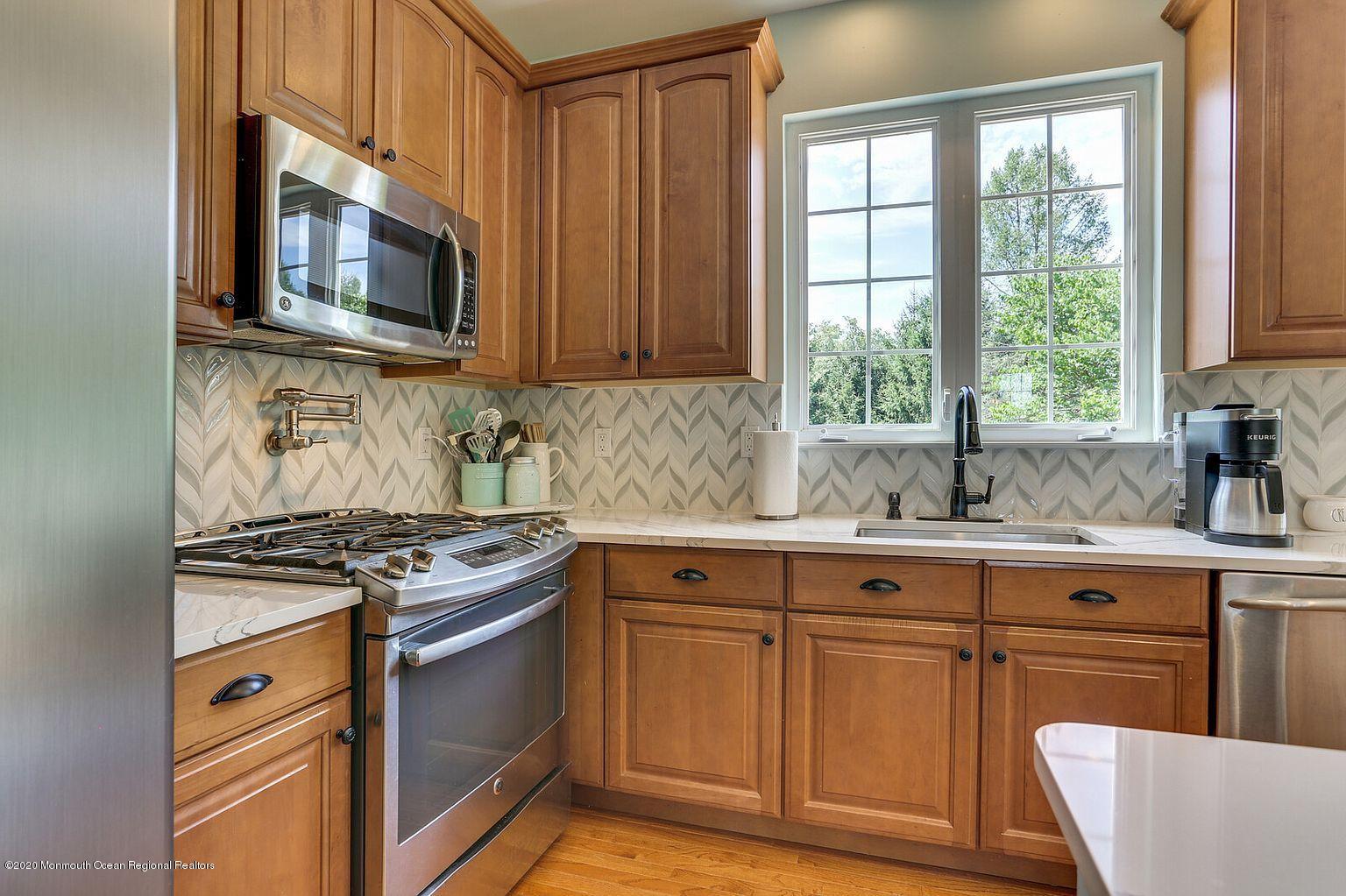 24 Rodeo Drive Jackson, NJ 08527 - Photo 8 of 46 Kitchen