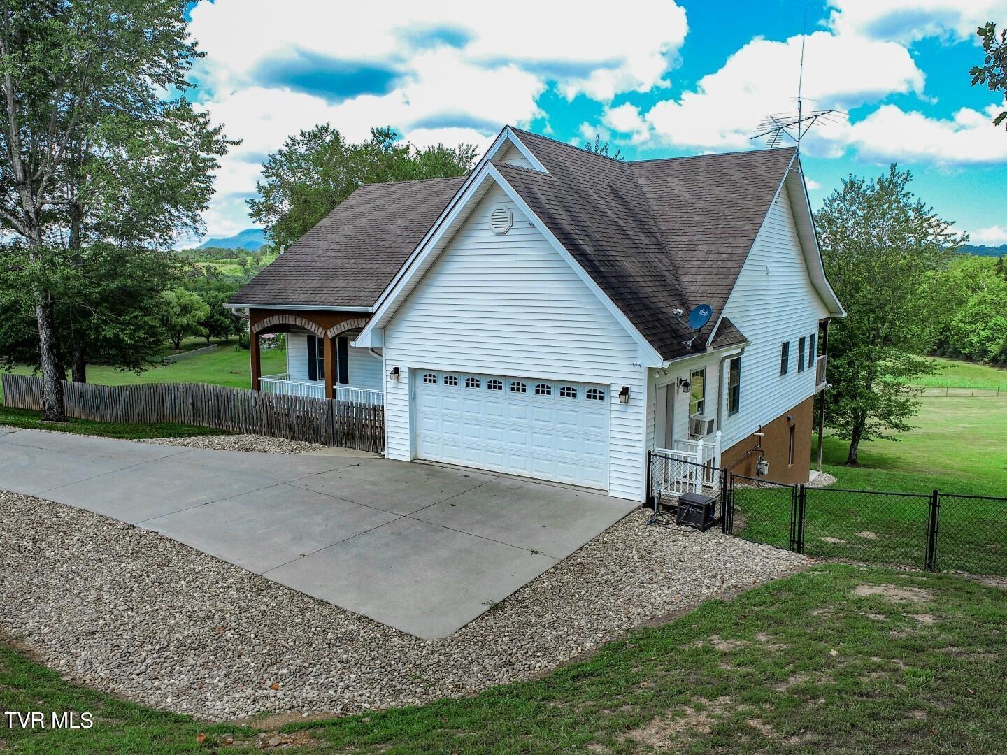 114 Woodvale Road Newport, TN 37821 - Photo 4 of 40 4
